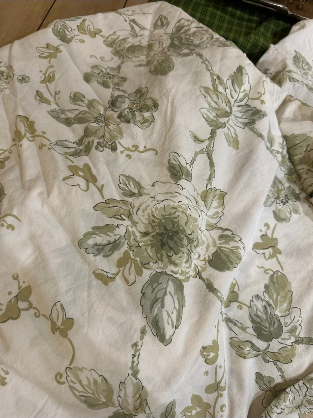 Floral Print Home Bedding Duvet Cover set in Sage Green and White cotton King